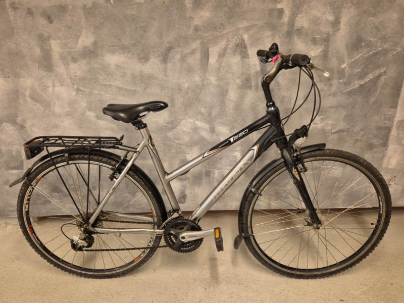 Trek, damcykel, hybrid, 28", 24 växlar, silver,