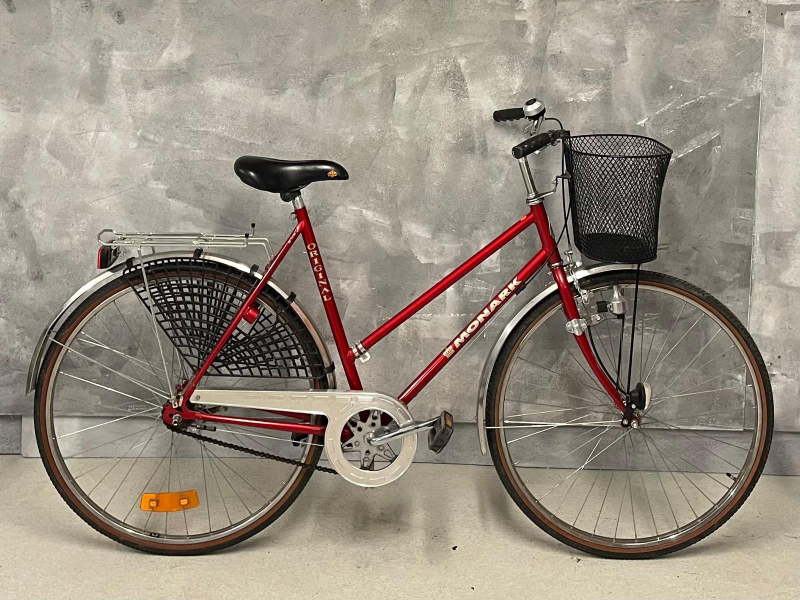 Monark, lady, citybike, 28 tum, 3 gears, red, basket, dynamo light - used