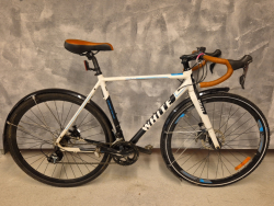 White, mens, road bike, 28", 2*10 gears, studded tires,